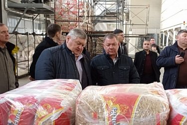 Депутаты участвуют в двухдневном российско-казахстанском форуме